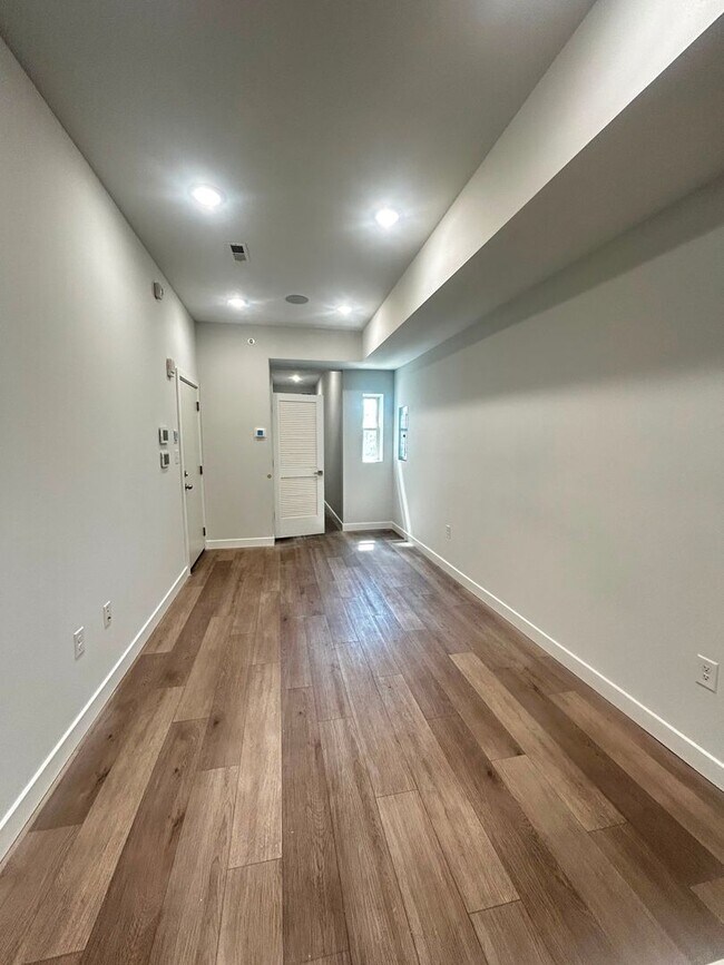 Building Photo - 2509 N 7th St