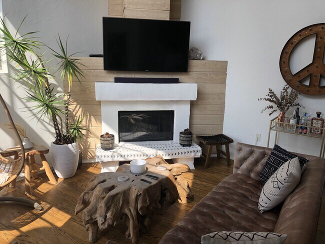 Upstairs Living Room 1 - 29233 HEATHERCLIFF Rd