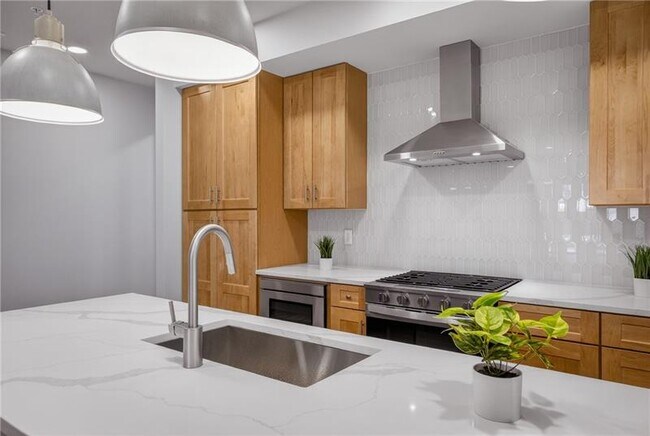 Building Photo - 4022 Cottage Wy