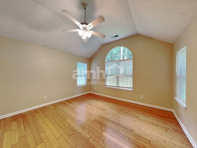 Building Photo - 68 Barrington Farms Pky
