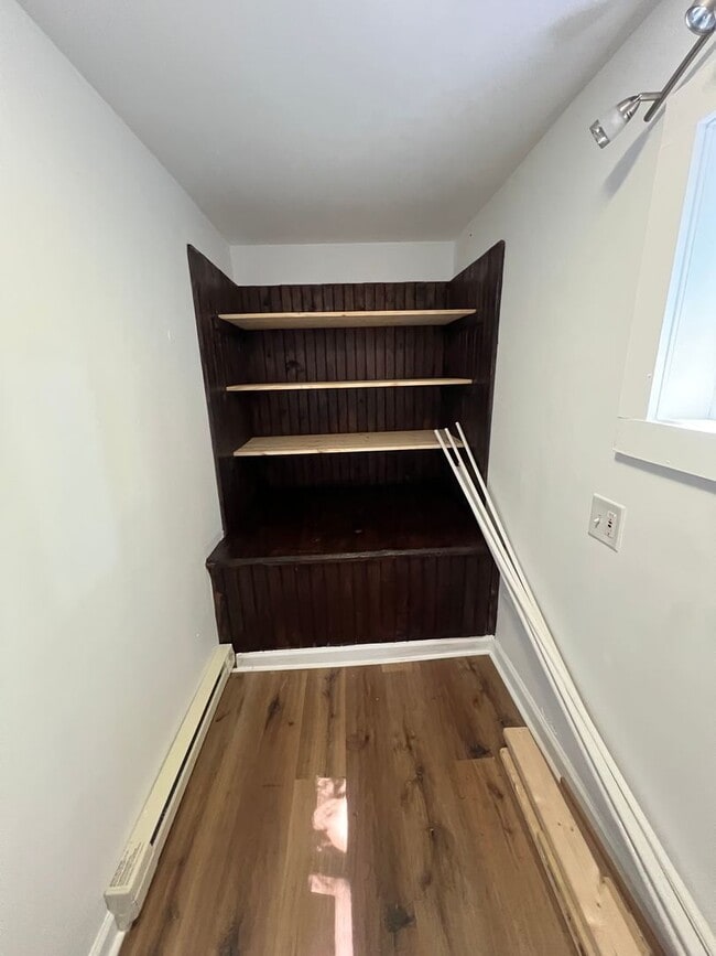 Building Photo - Newly Renovated 2 Bed/1 Bath Single Family...
