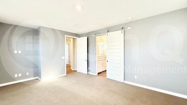 Building Photo - 708 N Bay Dr