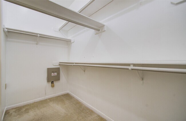 Building Photo - 14806 Flowerwood Dr