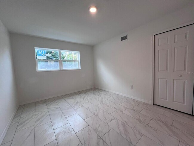 Building Photo - 5317 Curry Ford Rd