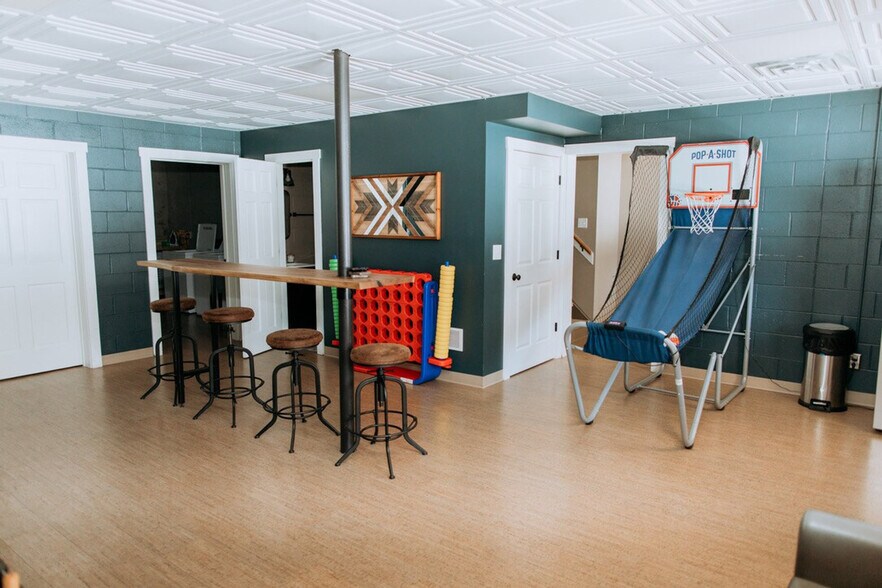 Primary Photo - 23120 Bates Rd