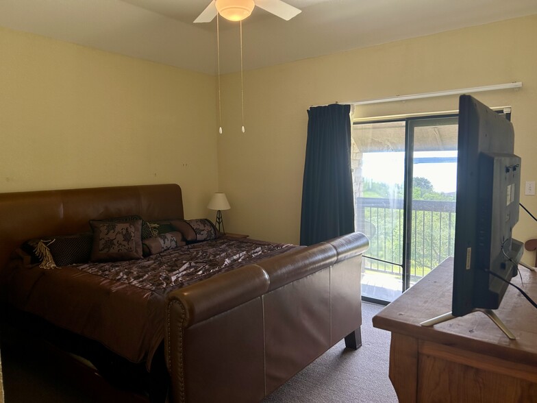 Building Photo - 26035 Heartwood Dr