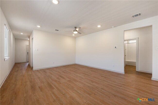 Building Photo - 336 Fairfax Ave