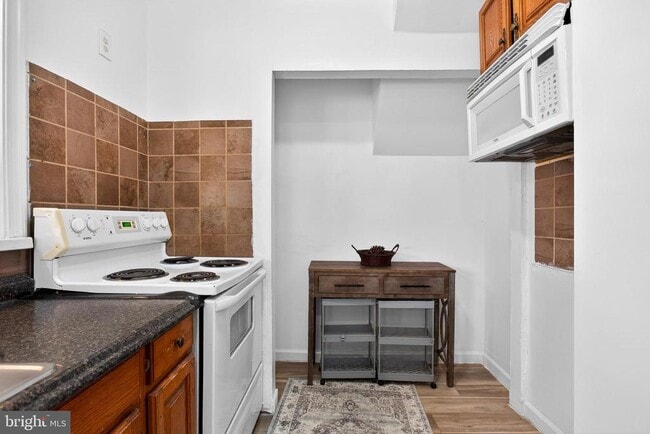 Building Photo - 1118 Sterling Ave