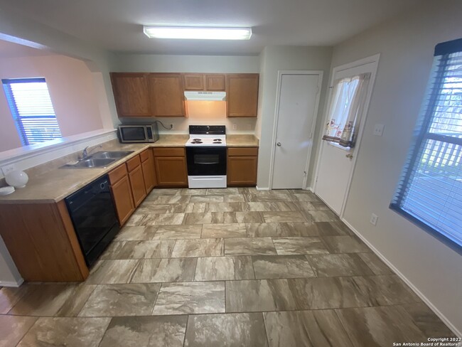 Building Photo - 16407 Runaway Crown