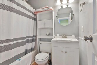 Building Photo - Hampton, NH2