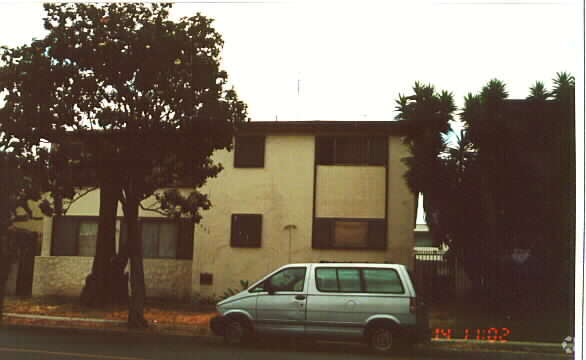 Primary Photo - 4522 Coliseum St