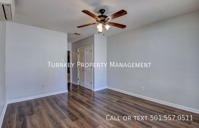 Building Photo - 7 Fairbrook Dr