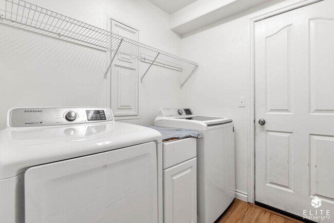 Building Photo - 4 Bedroom | 2.5 Bathroom | Garage - Conven...