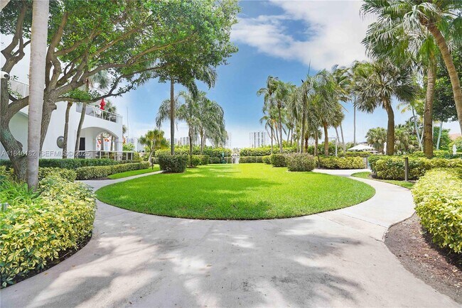 Building Photo - 3598 Yacht Club Dr