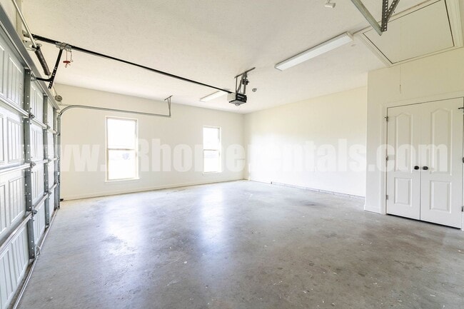 Building Photo - Great Neighborhood!