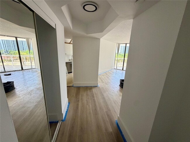 Building Photo - 3610 Yacht Club Dr