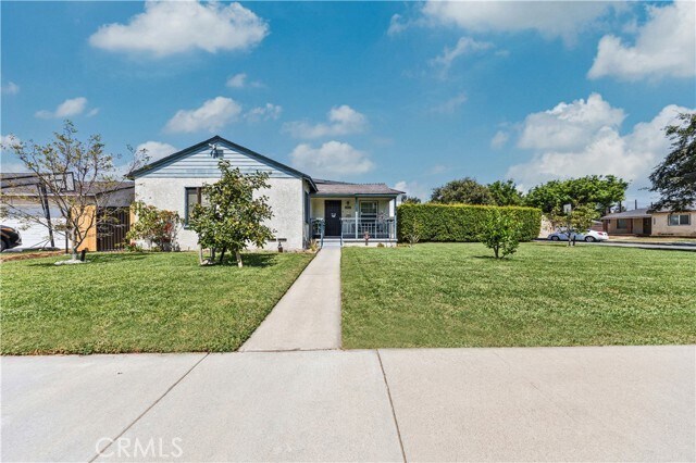 Building Photo - 5833 Glady St