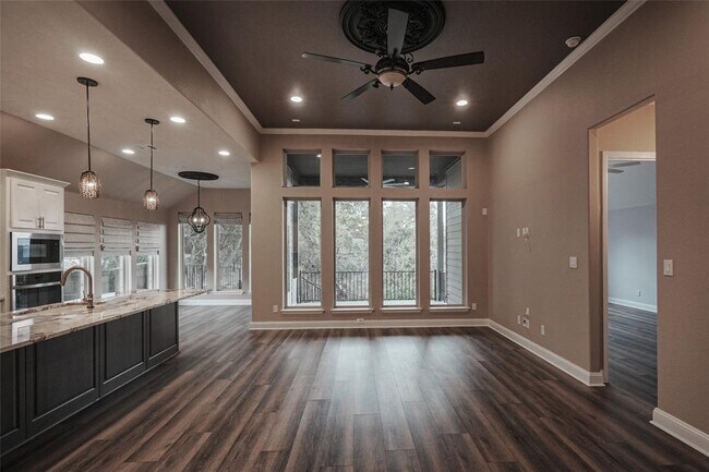 Building Photo - 201 Pisa Ln