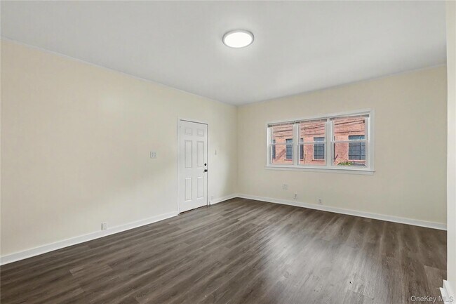Building Photo - 52 Claremont Pl