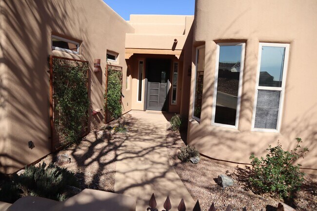 Building Photo - Your own resort! Elegant, Exclusive & Exquisite.