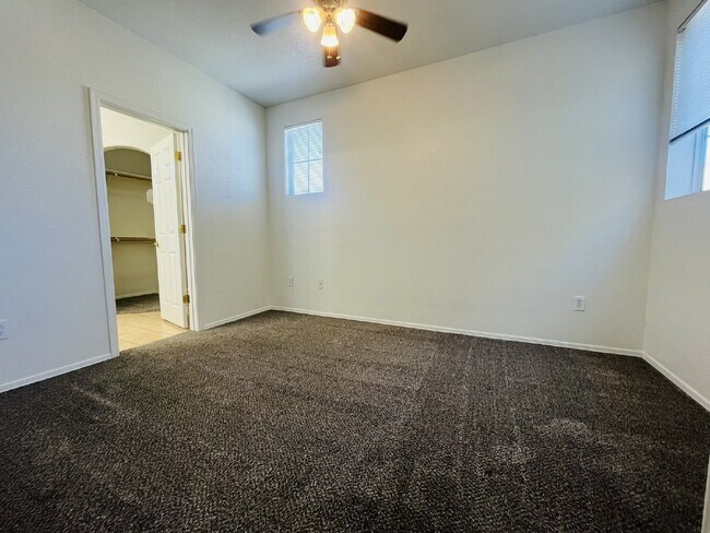 Building Photo - 18250 N Cave Creek Rd