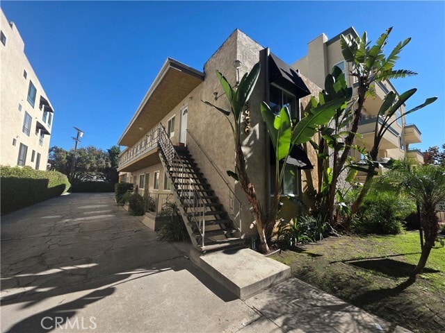 Building Photo - 4436 Ventura Canyon Ave