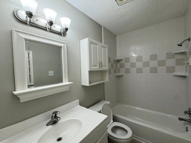Building Photo - 3131 Mosby Dr