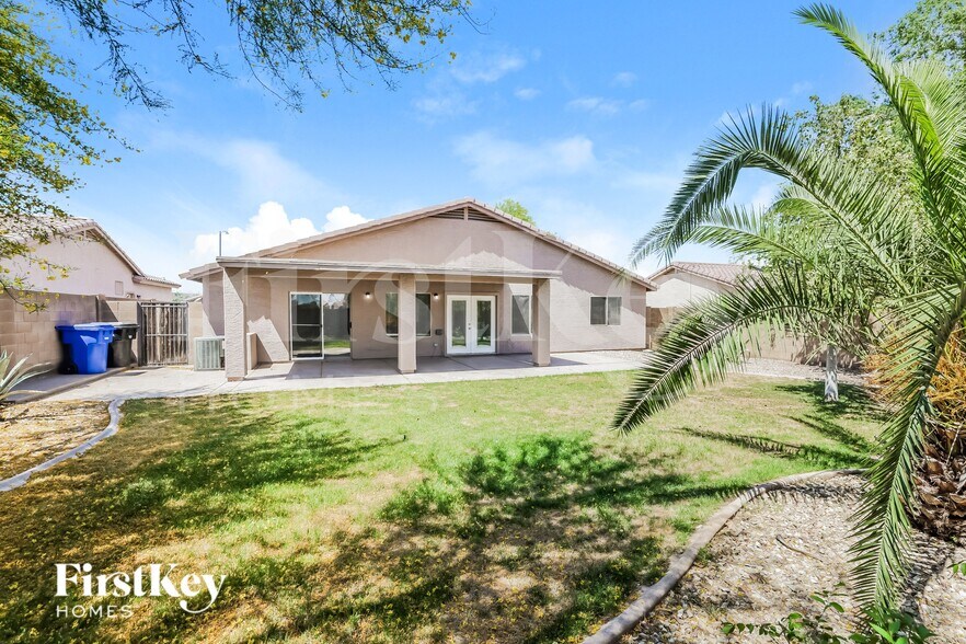 Building Photo - 15019 W Gelding Dr