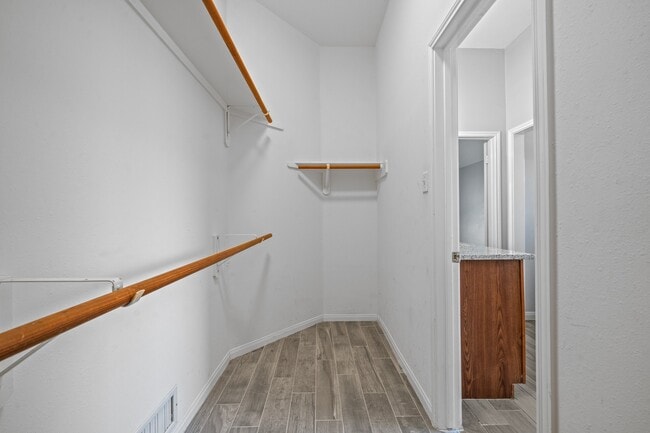 Building Photo - 22623 Round Valley Dr