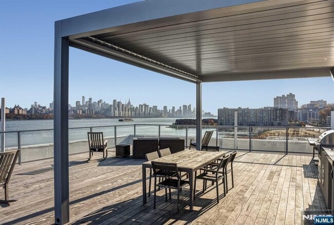 Building Photo - 9 Somerset Ln