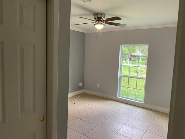 Building Photo - 6211 Westwick Dr
