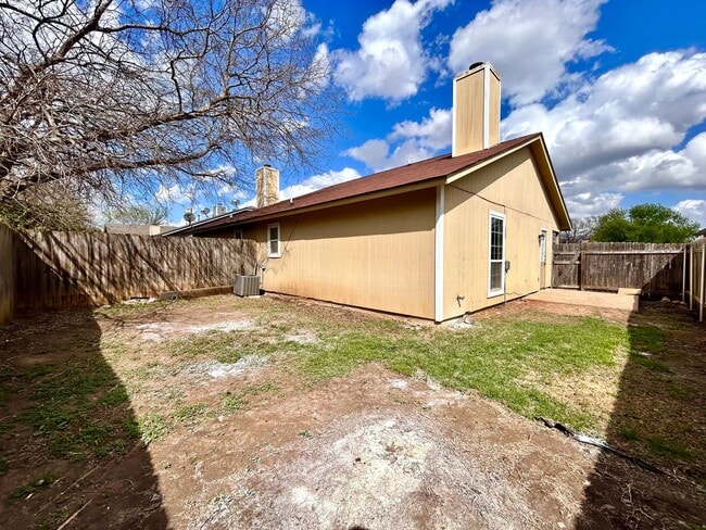 Building Photo - 510 Greenlawn Blvd