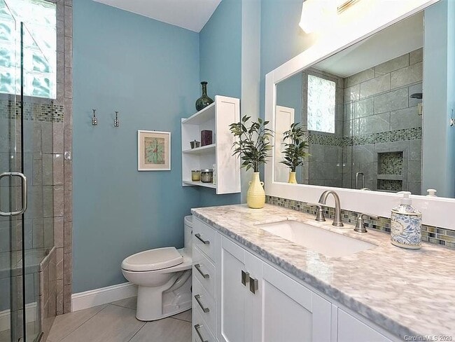 Building Photo - 2501 Roswell Ave