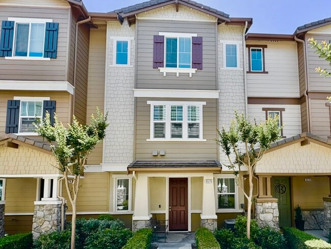 Building Photo - 6576 S Mariposa Ct