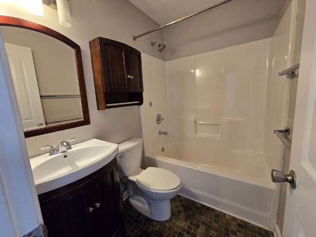 Building Photo - 3225 Veranda Cir