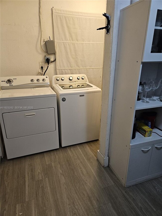 Building Photo - 2530 NW 17th St