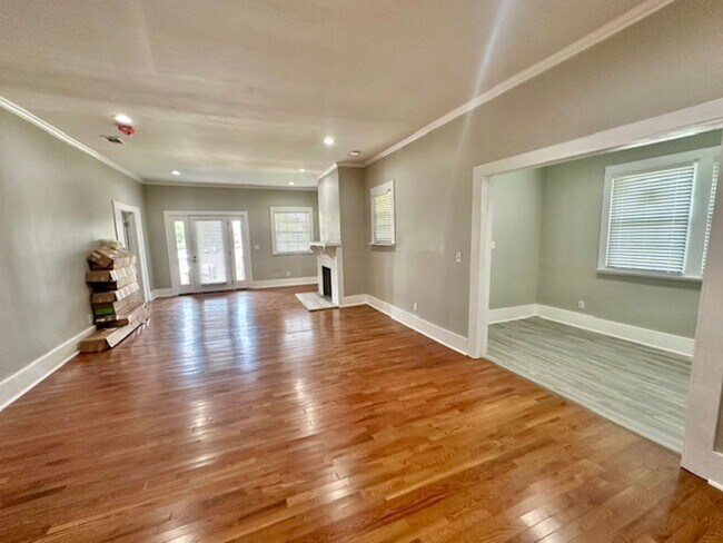 Building Photo - 1313 Tremont Ave