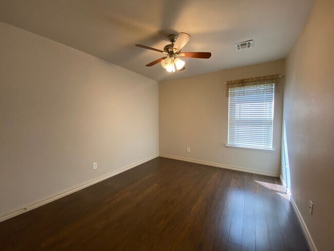 Building Photo - 3 bedroom, 2 bath in Coweta Schools!