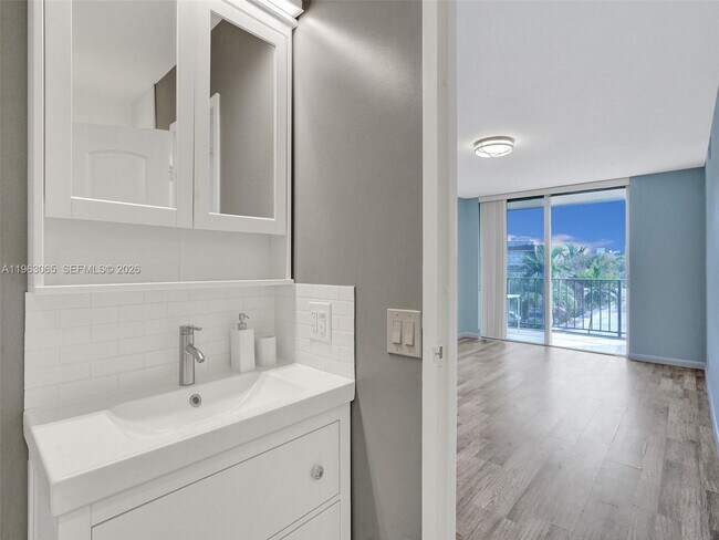 Building Photo - 2001 Atlantic Shores Blvd