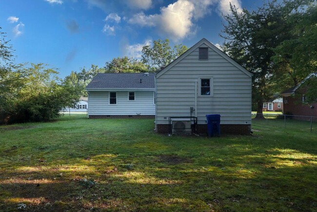 Building Photo - great home in great neighborhood