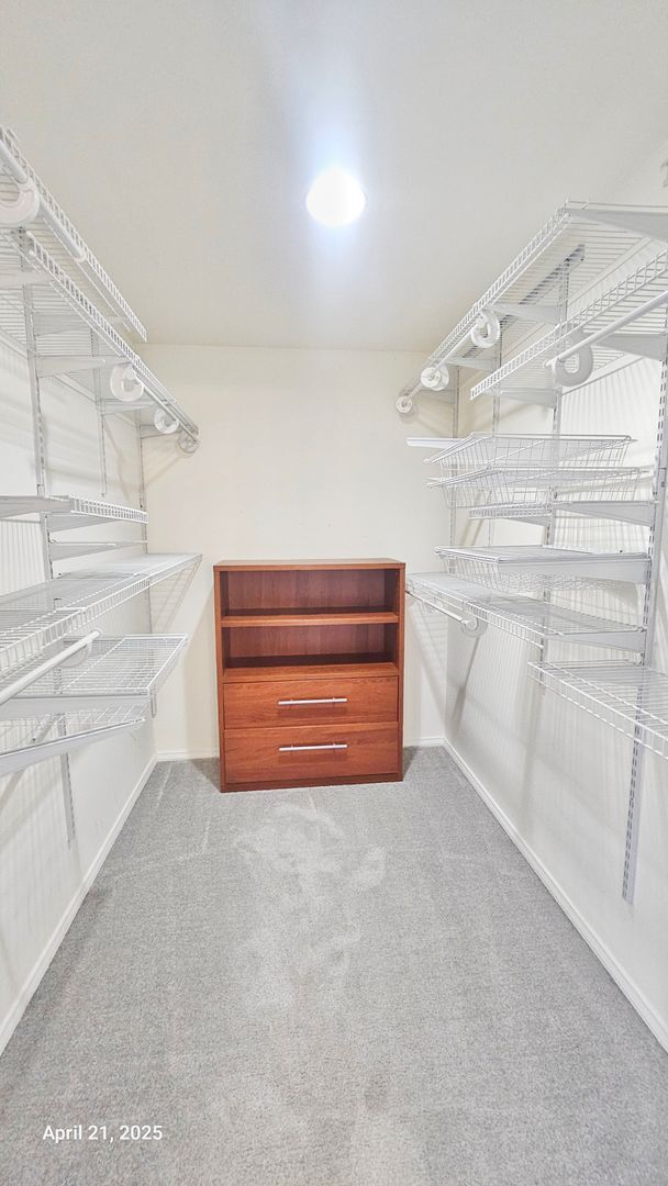 Building Photo - Beautiful Remodeled 4 Bedroom and 2.5 Bath...