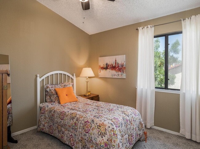 Building Photo - Spacious 4-Bed, 2-Bath Home with 2,034 Sq Ft of Comfort!"