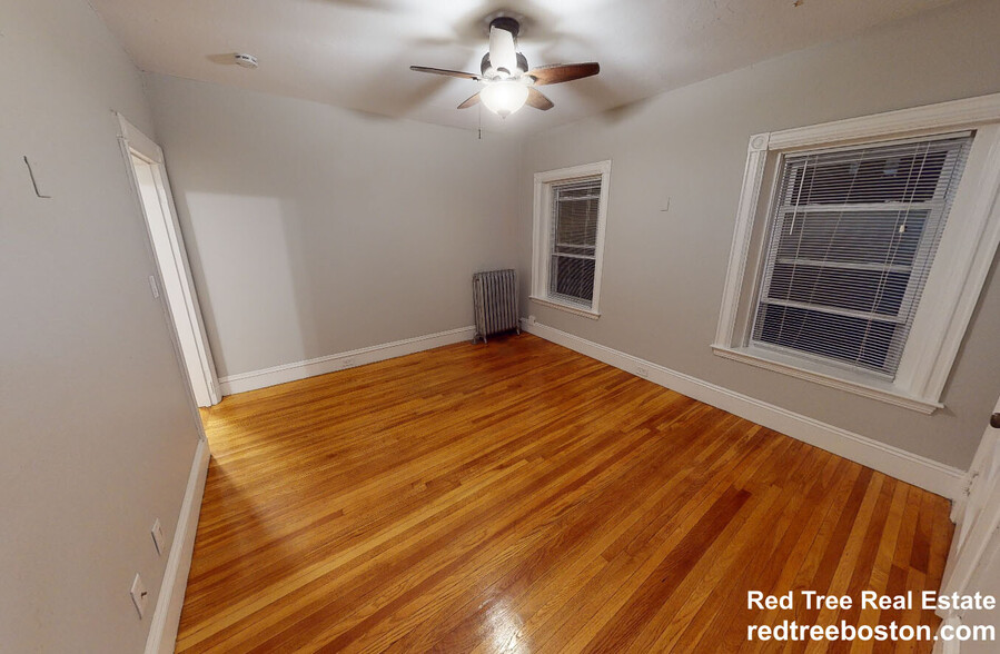 Apt 6 - 904 Massachusetts Ave