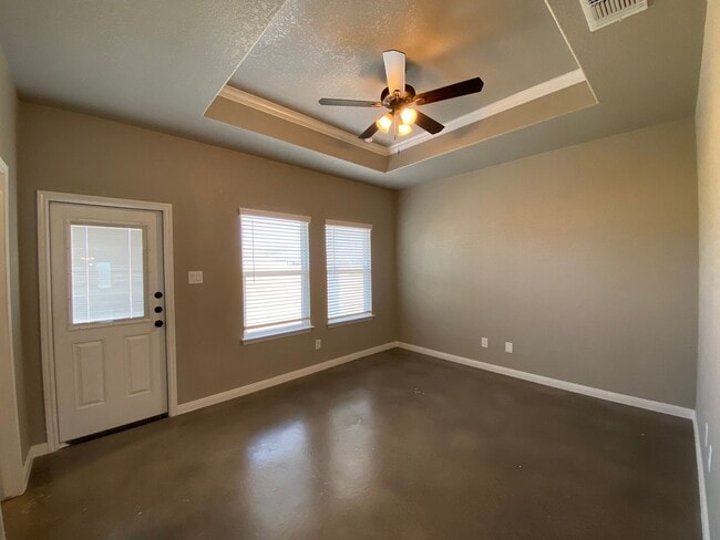 Building Photo - Beautiful Duplex in Seguin!