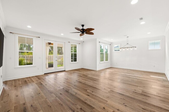 Building Photo - 217 Windrow Way