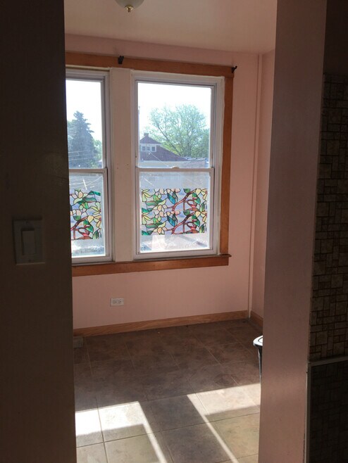 Building Photo - 8735 S Manistee Ave