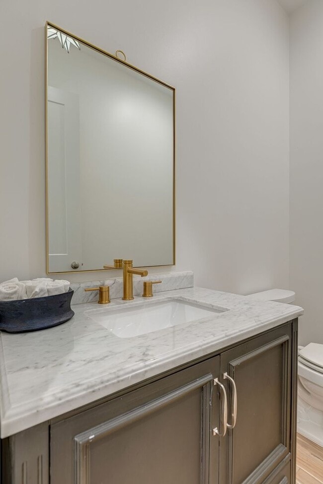 Building Photo - Franklin Home For Lease