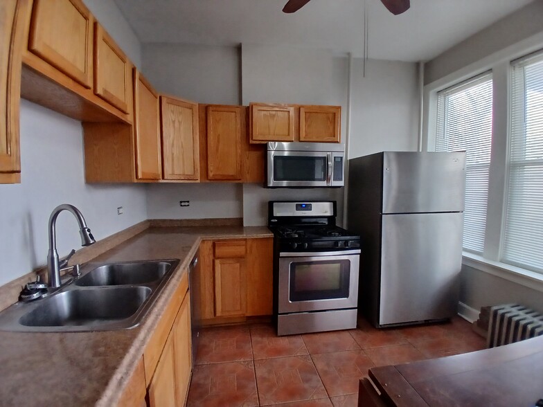 Kitchen Pic 2 - 3421 W Adams St