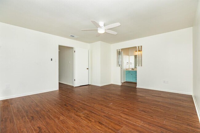Building Photo - 438 Wellshire Dr