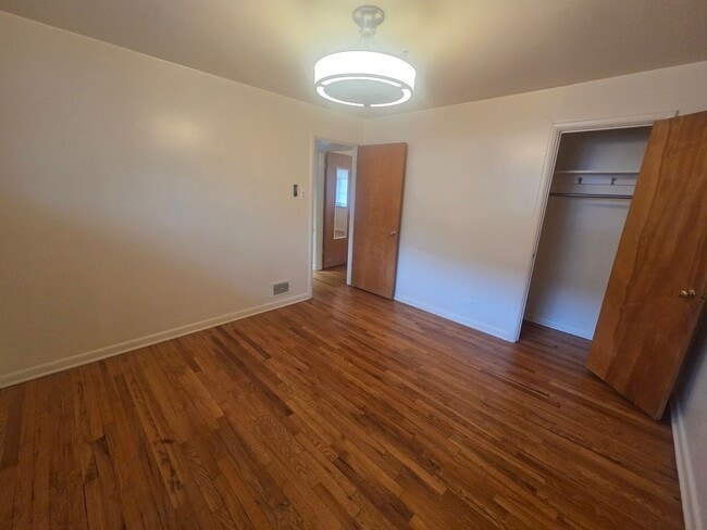 Building Photo - Charming 2-Bedroom Home in Prime Denver Location